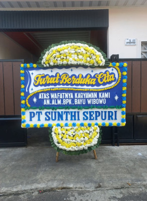 Papan Bunga Duka di Kutamandiri